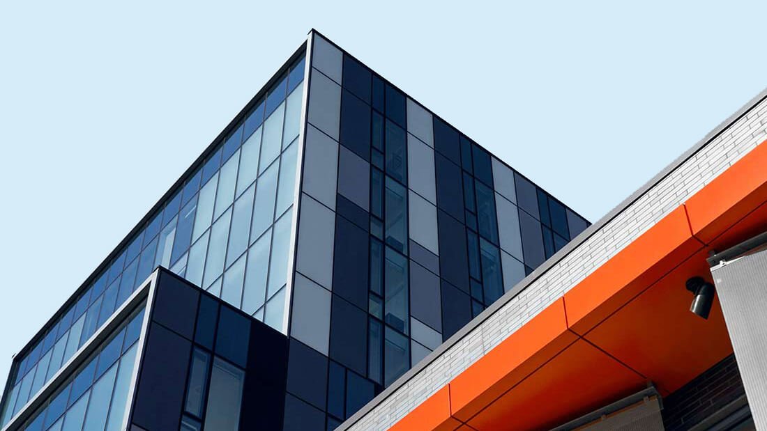 Dakveiligheid blijft prioriteit – Onze investeringen in opleiding en veiligheid.